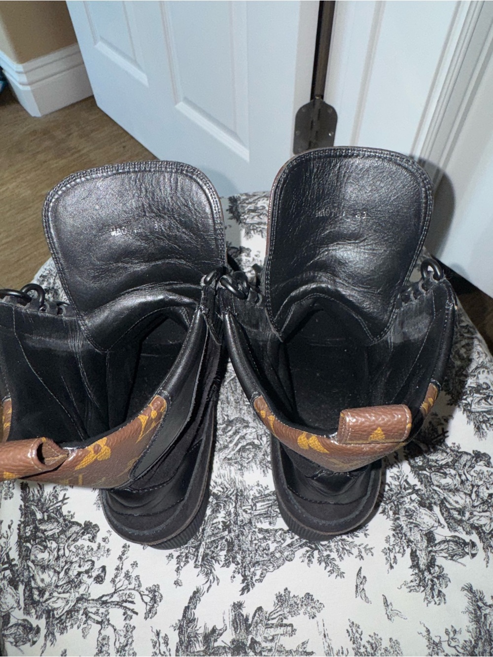 Louis Vuitton Laureate Platform Desert
Boot - Picture 5 of 6